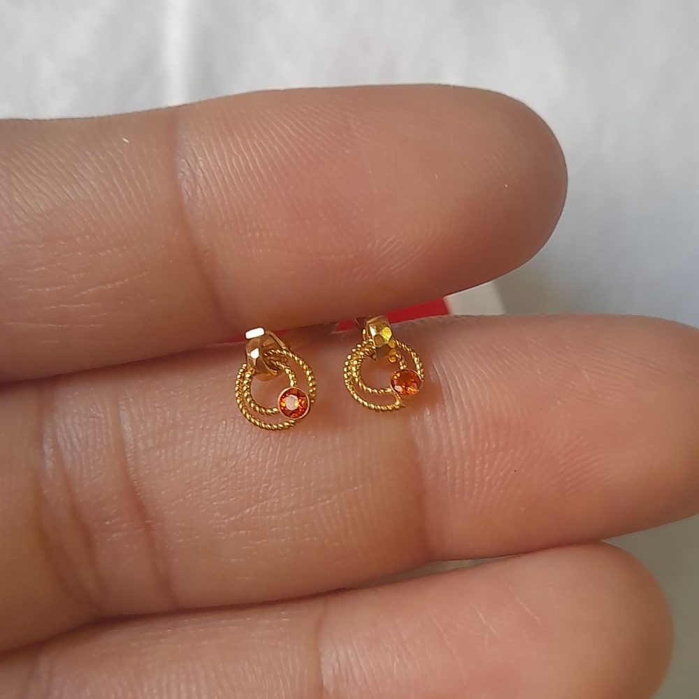 Beautiful new ring type earrings - Picture 6 of 10